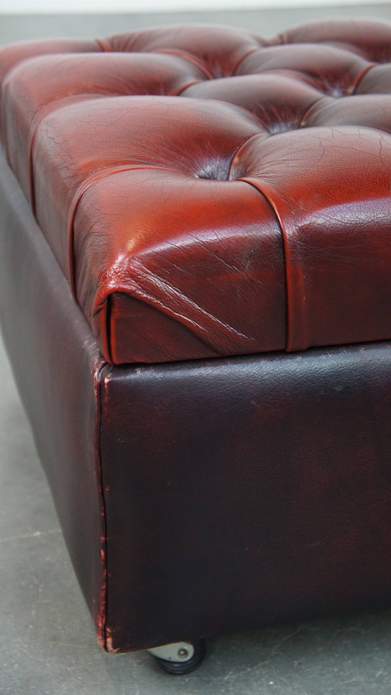 Image 1 of Chesterfield carré en cuir de boeuf rouge