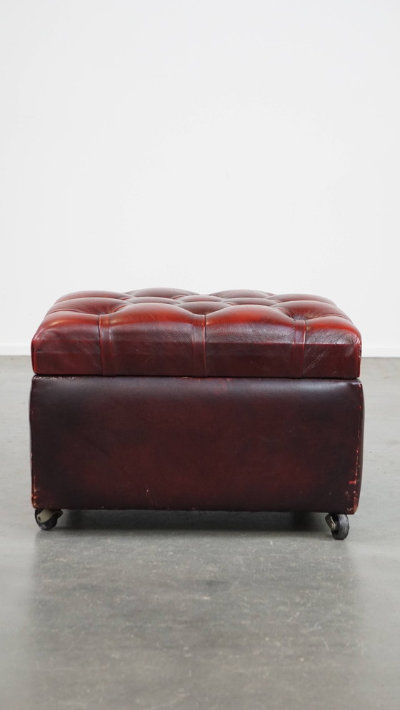 Image 1 of Chesterfield carré en cuir de boeuf rouge
