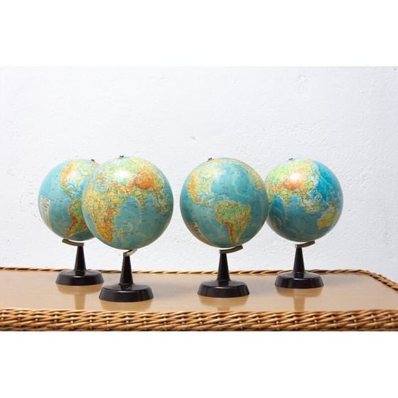 Image 1 of Globe terrestre vintage en plastique, Tchécoslovaquie 1970