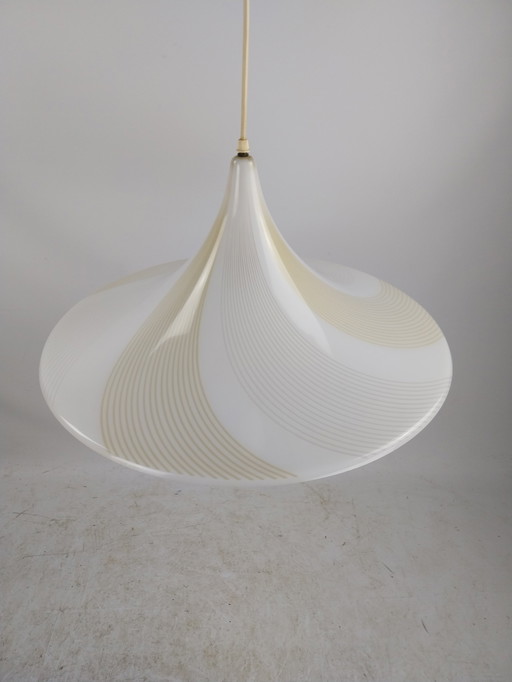 1 X Lampe pendante à chapeau de sorcière en plastique 1980's 55cm de diamètre