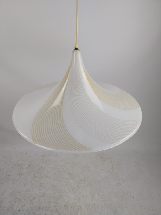 Image 1 of 1 X Lampe pendante à chapeau de sorcière en plastique 1980's 55cm de diamètre