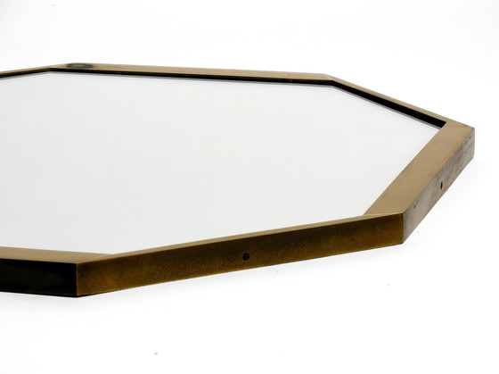 Image 1 of Grand miroir mural octogonal en laiton, inhabituel, italien, Mid Century Modern, avec une belle patine légère