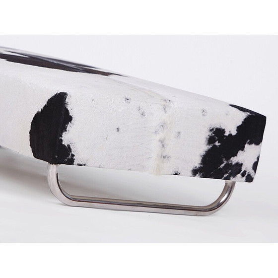 Image 1 of Banc vintage en acier tubulaire et peau de vache, République tchèque, années 1940