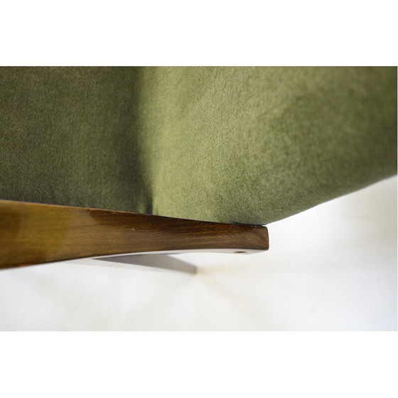 Image 1 of Fauteuil vintage en velours vert par Mieczysław Puchała, années 1950