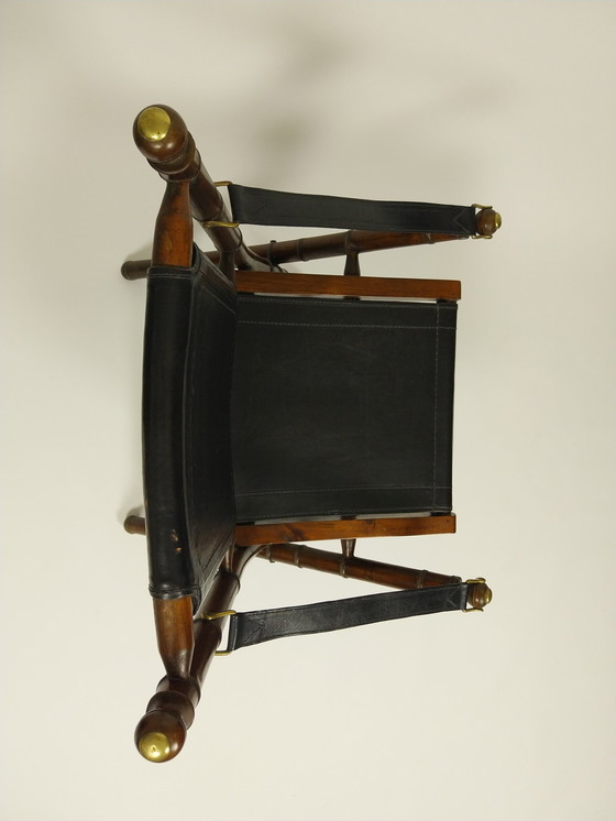 Image 1 of Chaise d'officier pliante en cuir et teck de style colonial