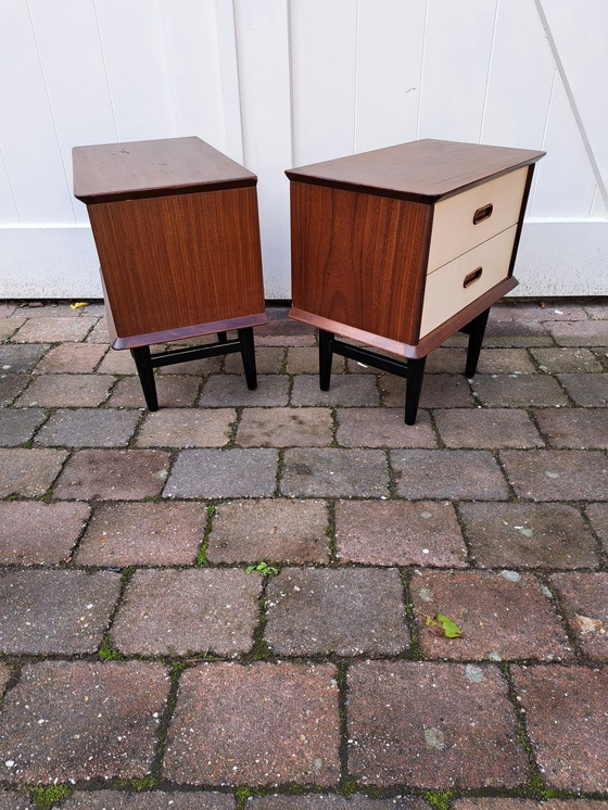 Image 1 of 2x Tables de nuit vintage