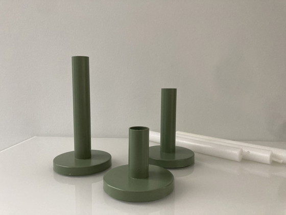 Image 1 of Ensemble de trois chandeliers modernes vert olive