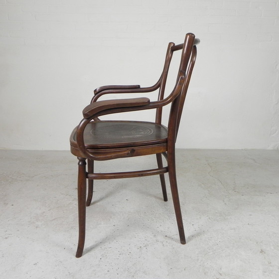 Image 1 of Fauteuil en hêtre avec accoudoirs, style Thonet, années 1920