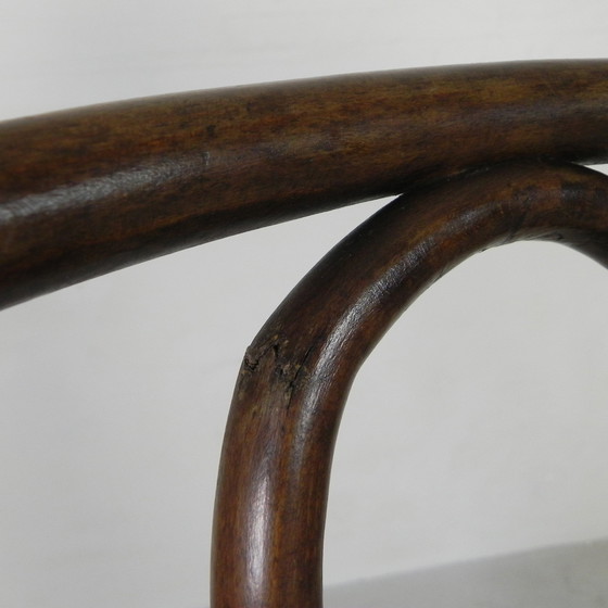 Image 1 of Fauteuil en hêtre avec accoudoirs, style Thonet, années 1920