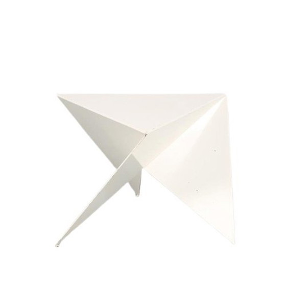 Image 1 of Table d'appoint triangulaire par Ronald Willemsen pour Metaform, Pays-Bas 1980