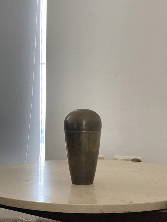 Image 1 of Jarre en laiton de l'époque Bauhaus Art Déco. 1930s