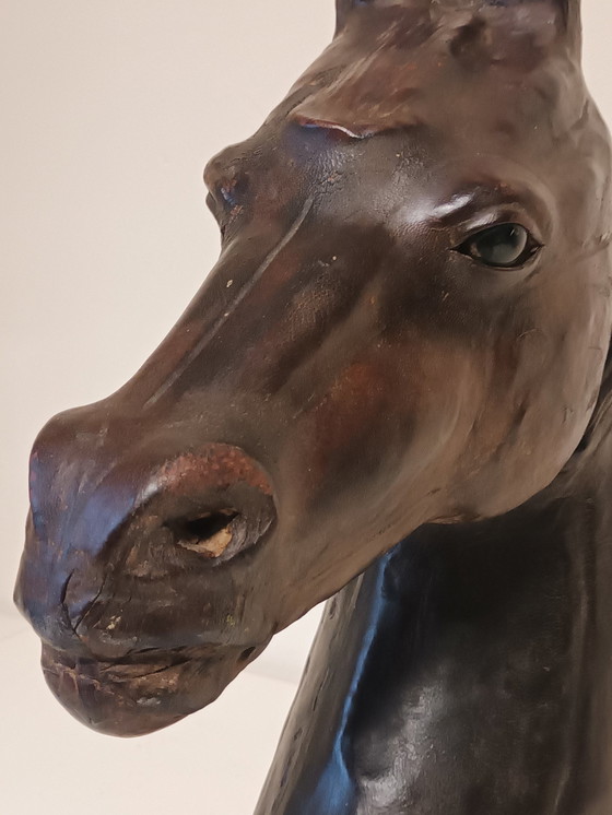 Image 1 of Tête de cheval en cuir