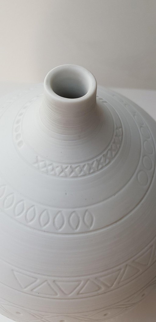 Vase boule en porcelaine bisque par Hans Achtziger pour Hutschenreuther