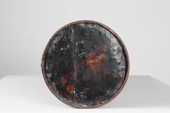 Image 1 of Porte-parapluies en cuivre avec relief martelé d'un café médiéval, France vers 1900 1900