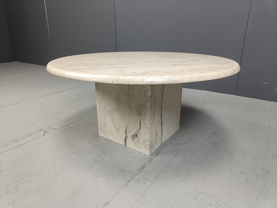 Image 1 of Table basse ronde en travertin, 1970S