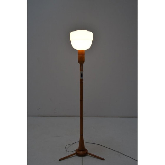 Image 1 of Lampadaire vintage en verre et bois par Uluv, Tchécoslovaquie 1950