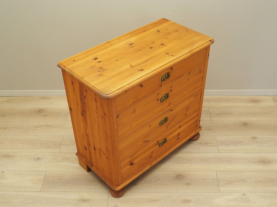 Image 1 of Commode en pin, Design danois, 00S, Production : Danemark