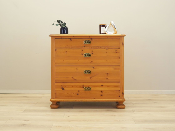 Image 1 of Commode en pin, Design danois, 00S, Production : Danemark