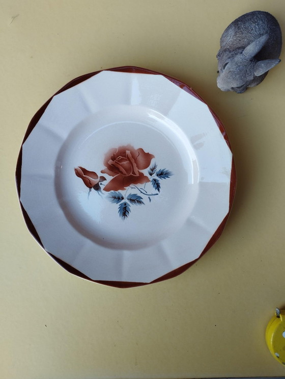 Image 1 of Digoin Sarreguemines-Art De La Table-Vaisselle Ancienne-Pièce De Forme-Plat De Service-Très Grande Assiette-Rose - D : 27.50 Cm