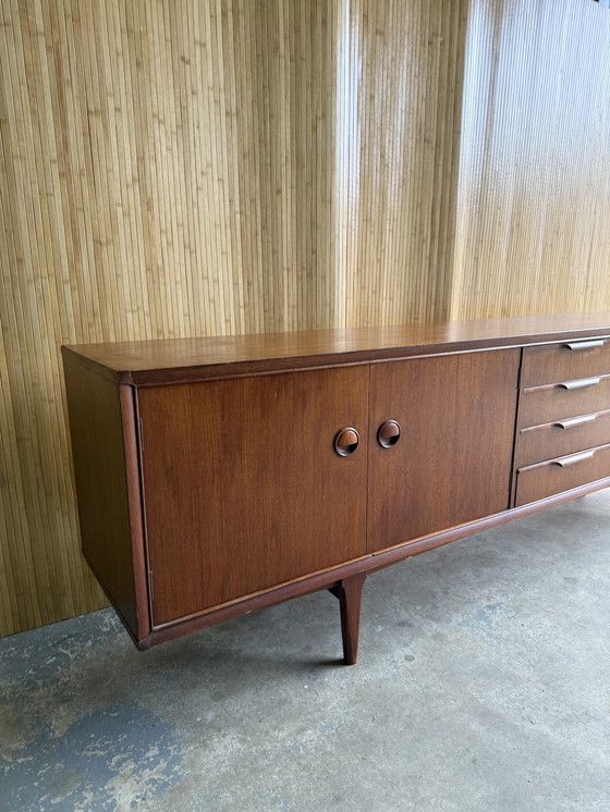 Image 1 of Buffet bas vintage en teck