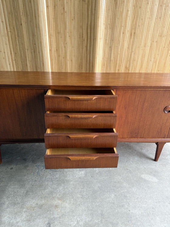 Image 1 of Buffet bas vintage en teck
