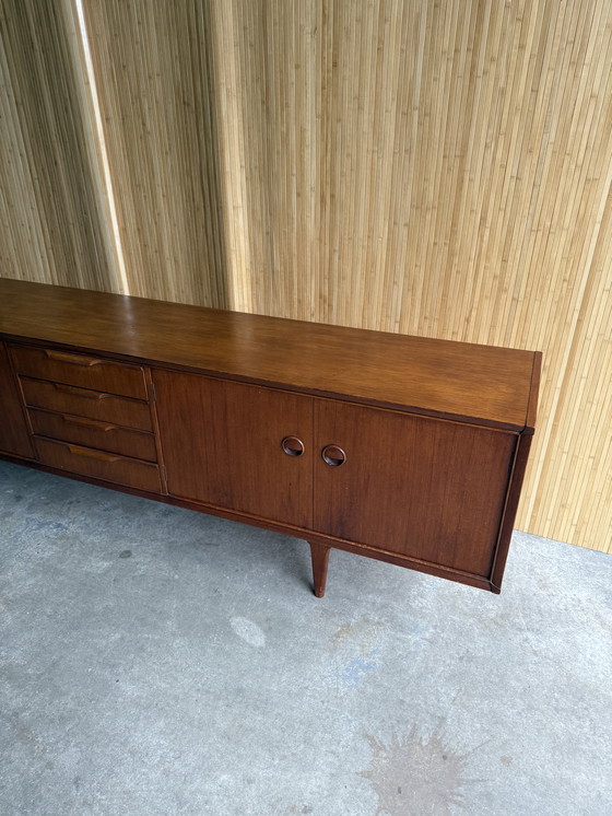 Image 1 of Buffet bas vintage en teck