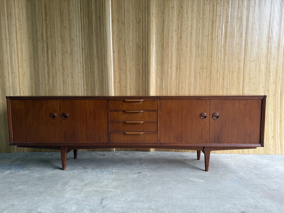 Image 1 of Buffet bas vintage en teck