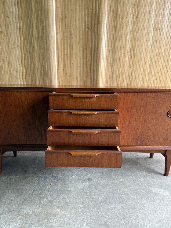 Image 1 of Buffet bas vintage en teck
