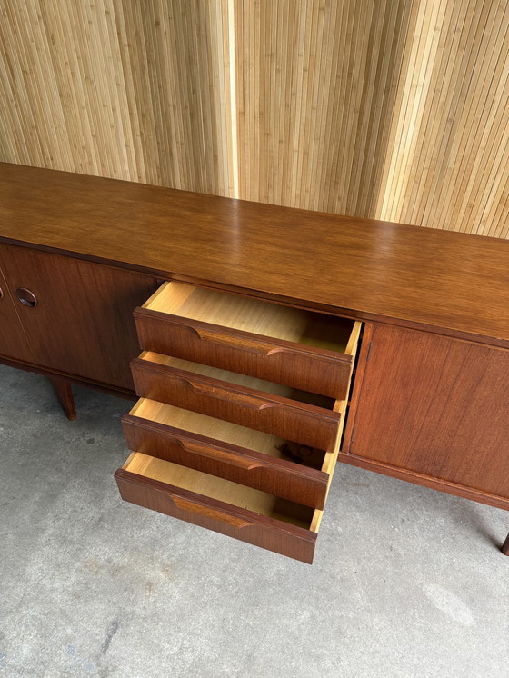 Image 1 of Buffet bas vintage en teck