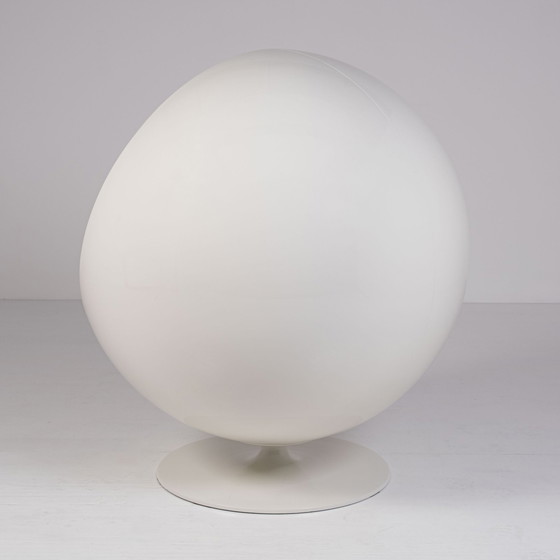 Image 1 of Asko Armchair - Ball Chair - Aluminium, fibre de verre, textile