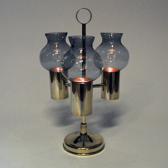 Image 1 of Chandelier norvégien vintage en laiton à trois bras et abat-jour fumé par Odel Messing, années 1960