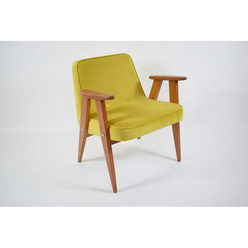 Fauteuil vintage 366 conçu par le célèbre J. Chierowski velours jaune 1962
