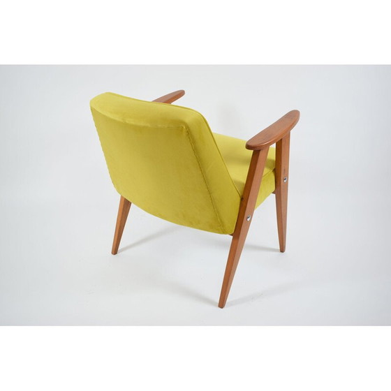 Image 1 of Fauteuil vintage 366 conçu par le célèbre J. Chierowski velours jaune 1962