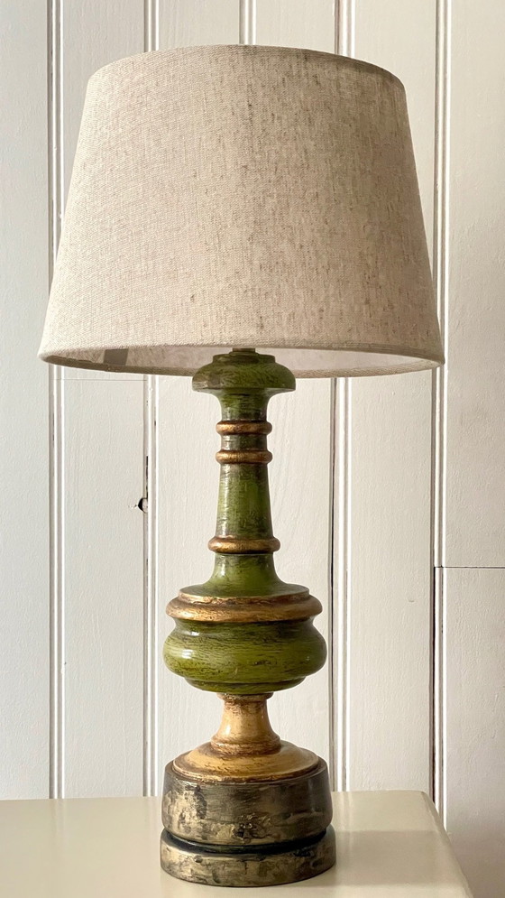 Image 1 of Lampe Vintage En Bois Tourné Chic Dorée