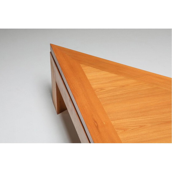 Image 1 of Table basse triangulaire postmoderne en orme, France 1970