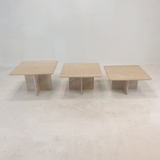 Image 1 of Tables gigognes italiennes en travertin, 1980