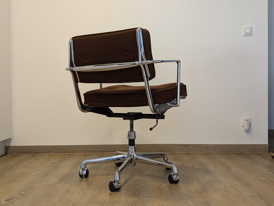 Image 1 of Herman Miller Eames Chaise de bureau intermédiaire