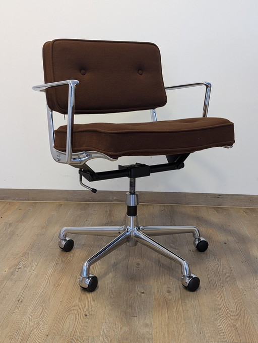 Herman Miller Eames Chaise de bureau intermédiaire