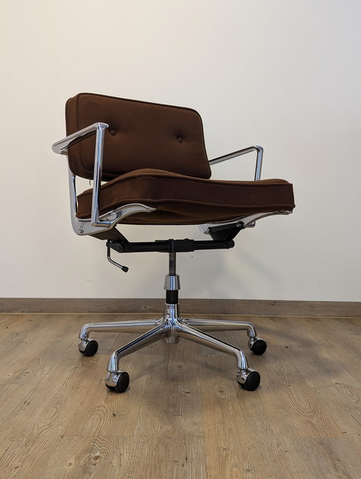 Herman Miller Eames Chaise de bureau intermédiaire