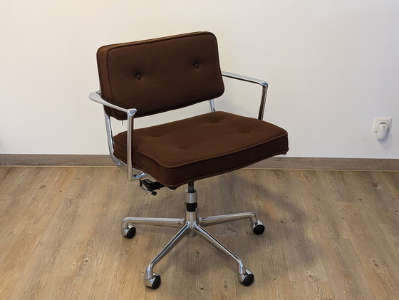 Image 1 of Herman Miller Eames Chaise de bureau intermédiaire