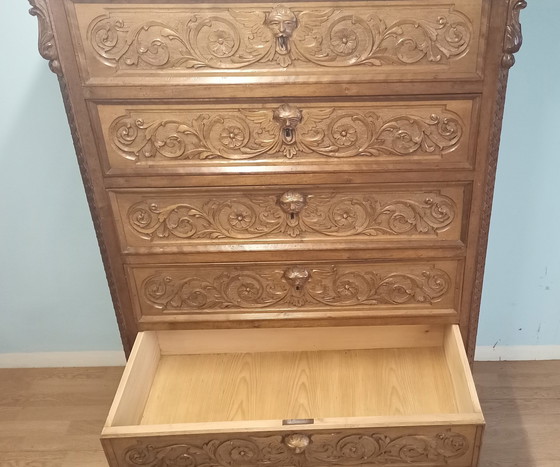 Image 1 of Ancienne commode italienne en noyer du 19ème siècle