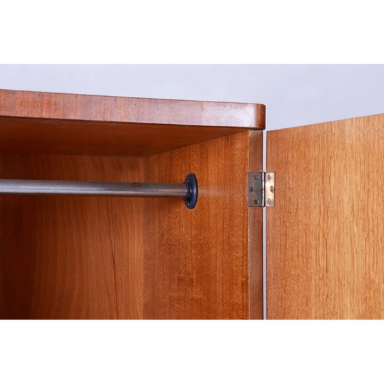 Image 1 of Armoire vintage en noyer Bauhaus par Robert Slezak, République Tchèque 1930-1939s