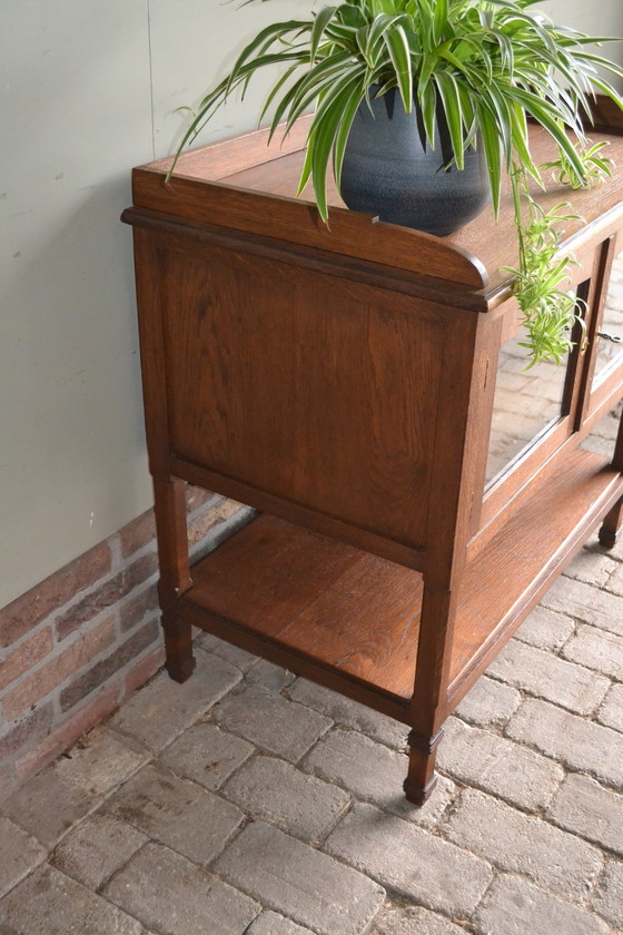 Image 1 of Ancienne armoire à thé Art Déco en bois de chêne.