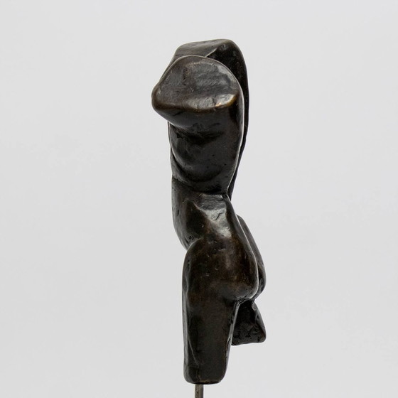 Image 1 of Fritz Van Eeden Ensemble de deux torses, garçon et fille en bronze