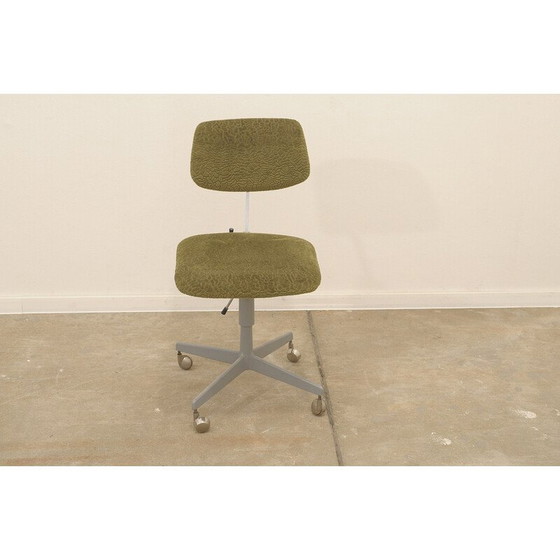 Image 1 of Chaise pivotante vintage en plastique et en fer pour Kovona, Tchécoslovaquie 950
