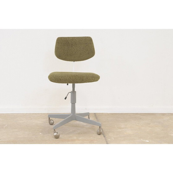 Image 1 of Chaise pivotante vintage en plastique et en fer pour Kovona, Tchécoslovaquie 950
