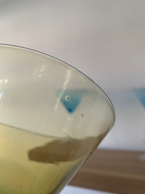 Image 1 of Ensemble de 4 verres à cocktail dansants multicolores, 1990