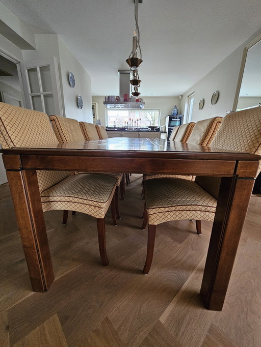 Table de salle à manger avec 8 chaises