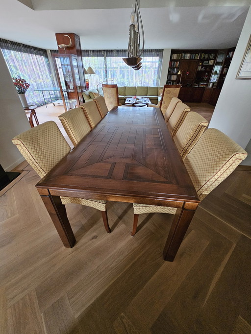 Table de salle à manger avec 8 chaises