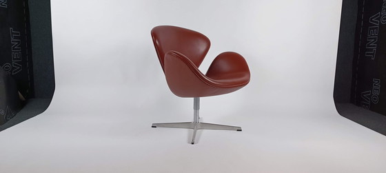 Image 1 of Fritz Hansen Swan Chair Walnut Leather Arne Jacobsen